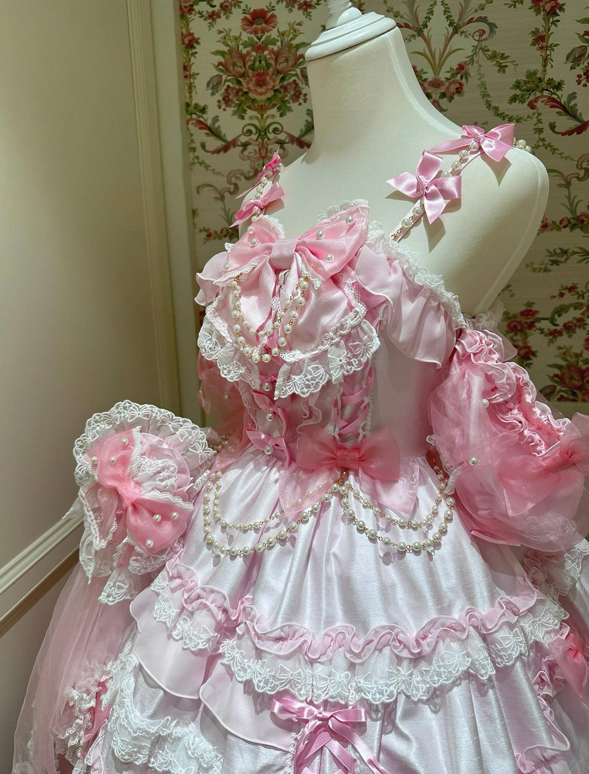 Pink and white lace and ribbon dress with a touch of fairy charm #fairykei #kawaii
